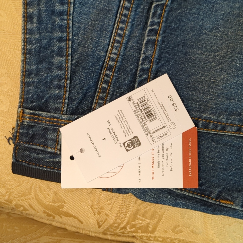 New with tags. Maternity Isabel Blue Jean Shorts size 4. Make an Offer! - Picture 3 of 6